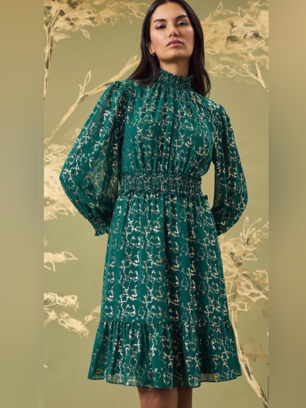 NWT Maggy London Metallic
Print Long Sleeve Smocked Mini
Dress Size 8